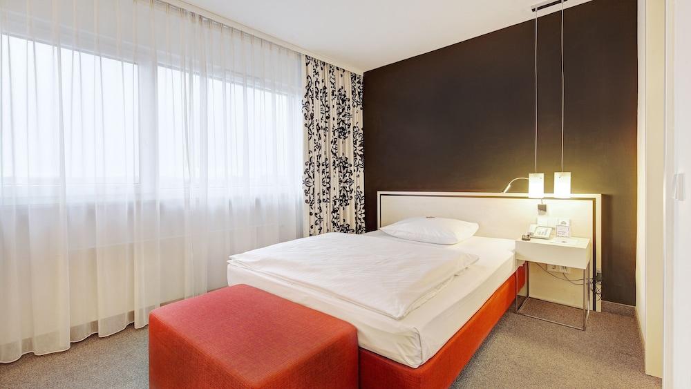 Hotel Schwanen Stuttgart Airport/Messe Filderstadt Exterior photo